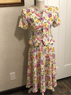 Maggy London Ivory Midi Jacket Skirt with Pink Purple Yellow Floral Print Sz 4P